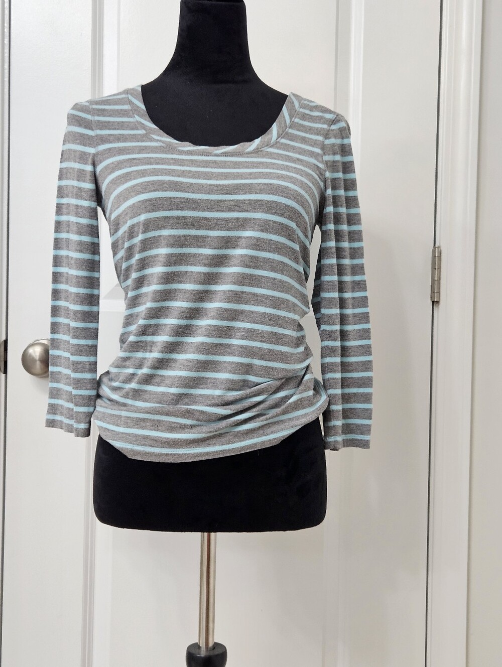 Striped Long-Sleeve Scoop Neck Top - Gray & Light Blue - Size S